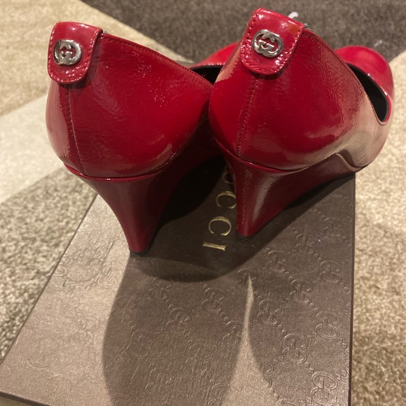 Gucci red shoe - Picture 2 of 12